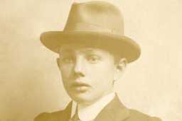 Fra skolehjem i Norge til redaktørpost i USA