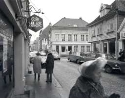 Marken – Tverrgaten i 1973. Foto: Øivind H. Berger, Fotoregistrering av Bergen. Ø.H. Berger. Tilhøyrer Bergen byarkiv.