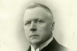 Johan Ludwig Mowinckel (1870-1943), konsultativ statsråd uten portefølje. Kilde: Stortingsarkivet